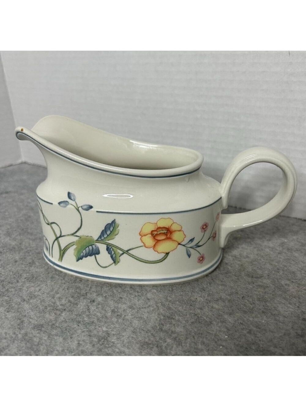 Villeroy & Boch Albertina Floral Gravy Boat 7x4' No Cracks or Chips